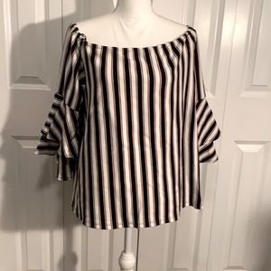 NY&CO. 7th Ave collection off the shoulder blouse size XL